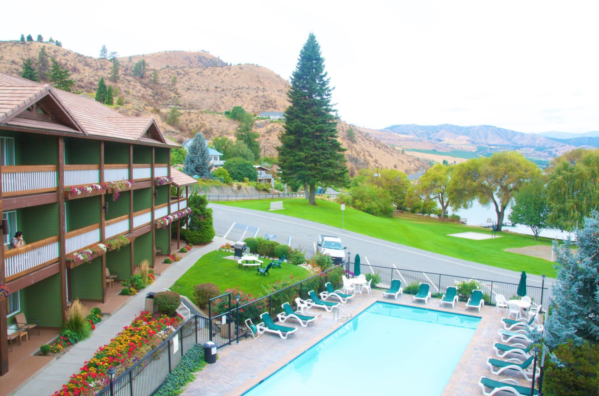 All About the Lake Chelan Wine and Jazz Fest Lakeside Lodge & Suites